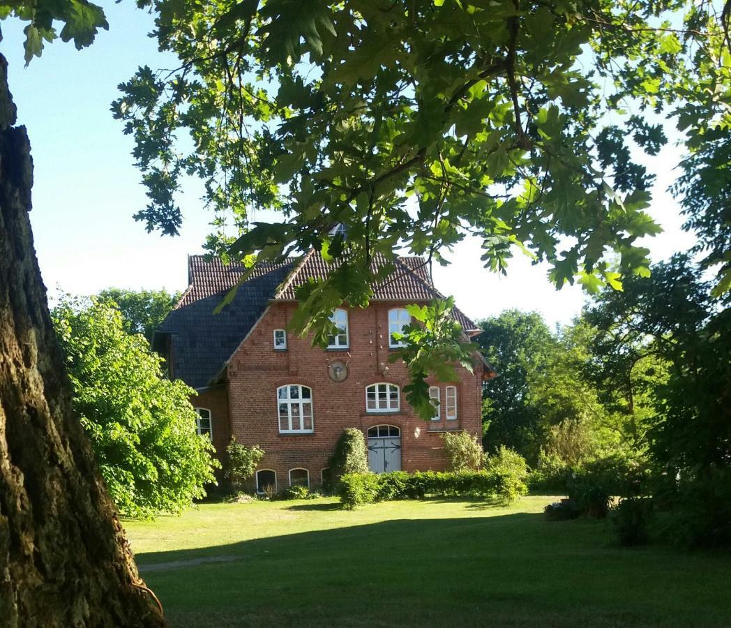 Ferienwohnung Ehemalige Revierfoersterei "Morgensuenn" Kuhstorf Exterior foto