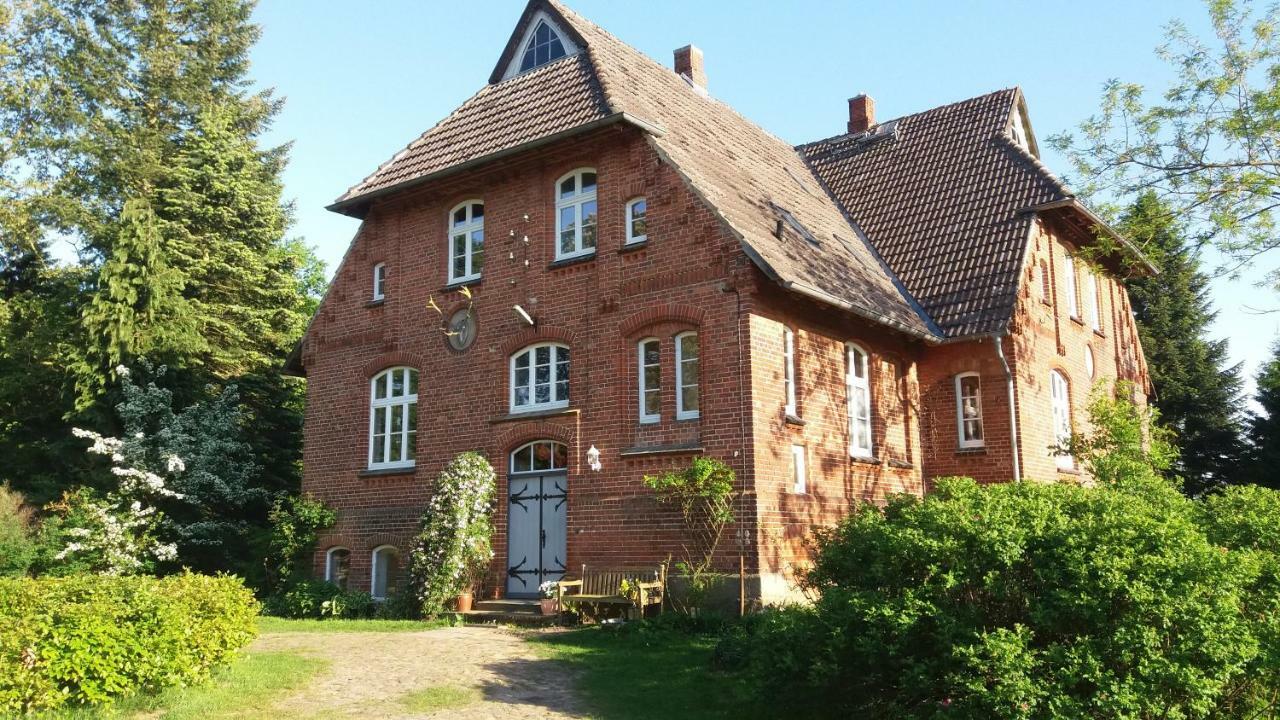 Ferienwohnung Ehemalige Revierfoersterei "Morgensuenn" Kuhstorf Exterior foto